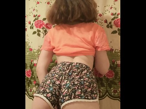 ❤️ سيڪسي نوجوان بيبي پنهنجي شارٽس کي ڪئميرا تي هٽائيندي سپر جنسي تي sd.hentaibar-com.ru